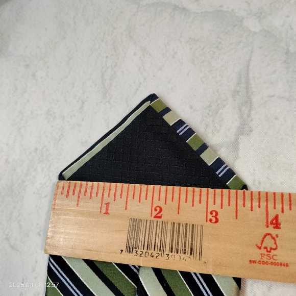 Jones New York Silk Hand Made Striped Green and Blue Men's Tie Necktie - Picture 2 of 7